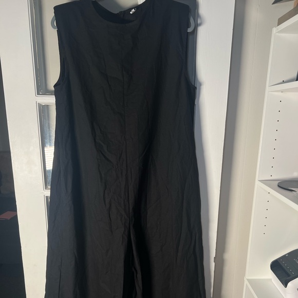 Black flowing zip up jumpsuit - Picture 5 of 7